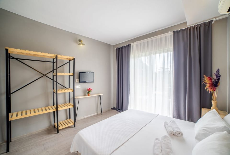 WiFi (free), bed sheets