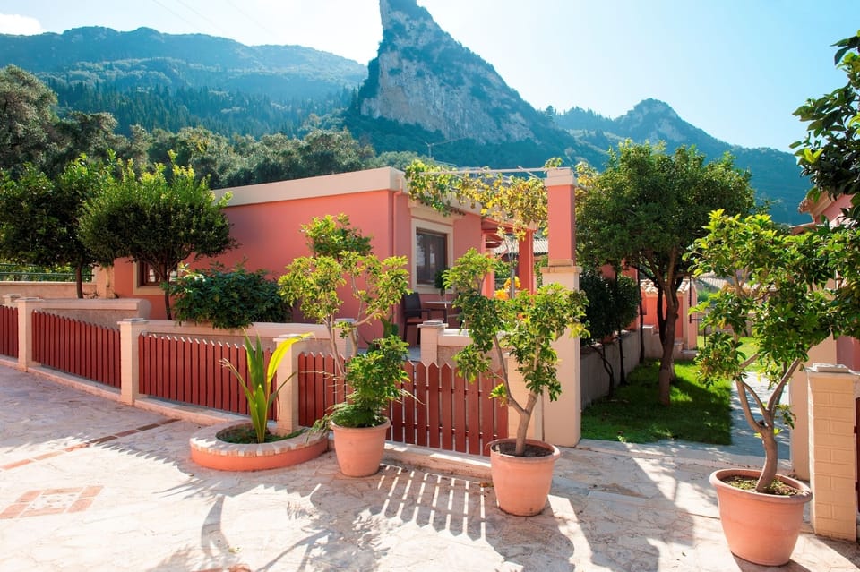Amalia Cottages