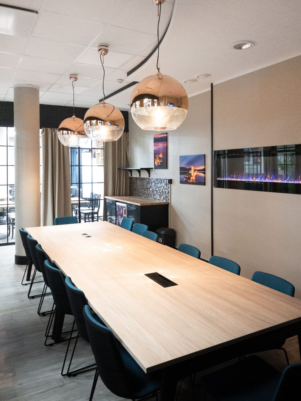 Meeting facility
