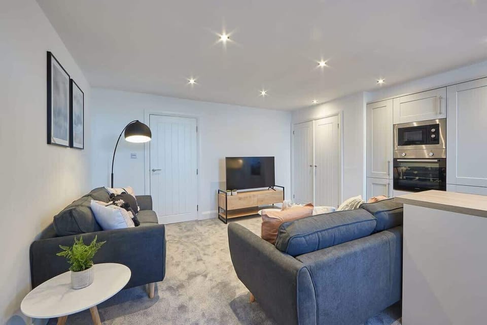Beach Haven, Whitby - Host & Stay