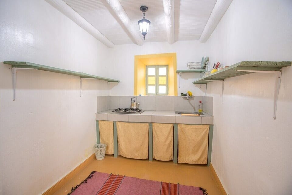 Family House | Bathroom | Soap, shampoo, toilet paper