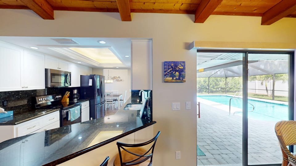 BREAKFAST BAR
