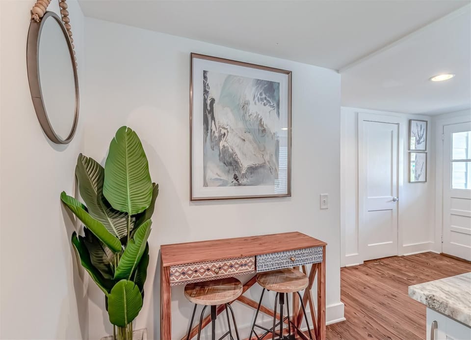 1950s Beach Cottage  Unit C (2626)