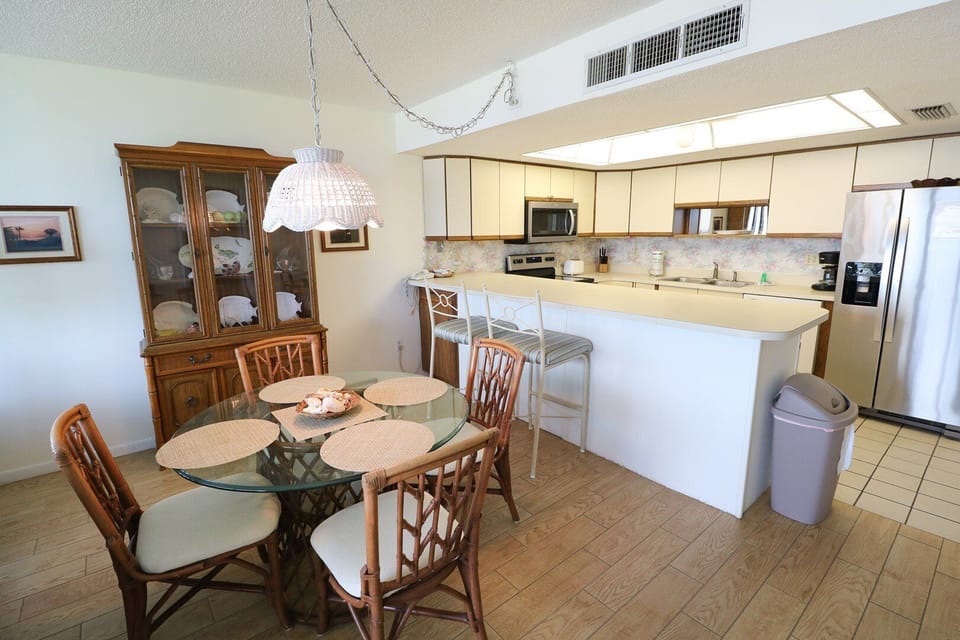 St. Augustine Beach Rentals Dining Room
