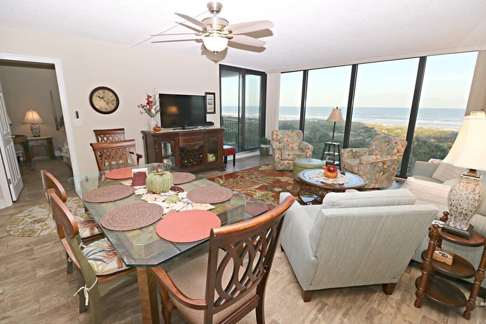 St. Augustine Ocean Front Rentals Dining/Living