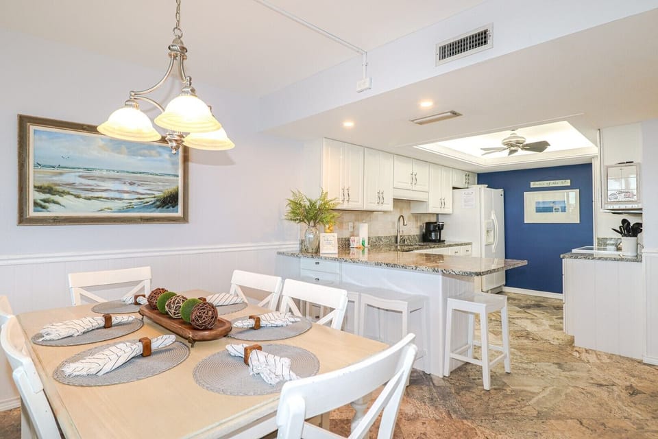 St. Augustine Beach Rentals Dining Room