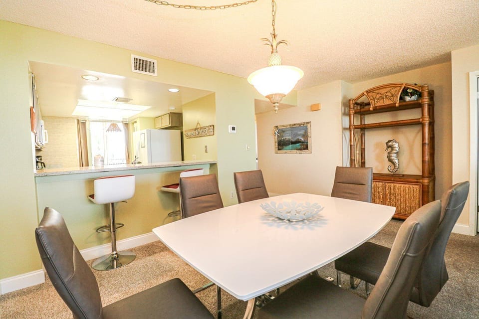 St. Augustine Beach Rentals Dining Room