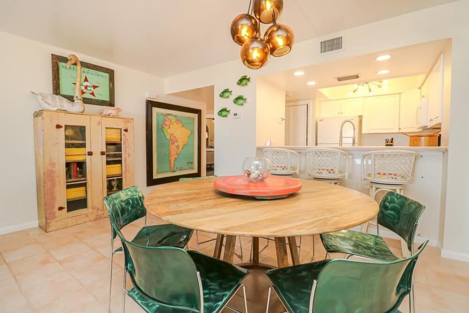 St. Augustine Beach Rentals Dining Room