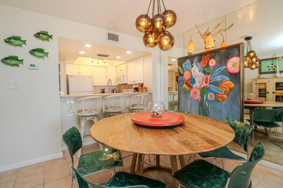 St. Augustine Beach Rentals Dining Room