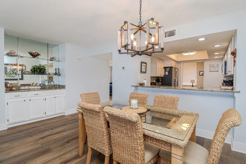 St. Augustine Beach Rentals Dining Room