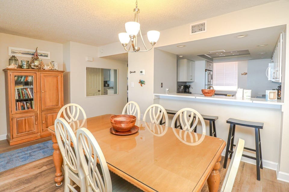 St. Augustine Beach Rentals Dining Room