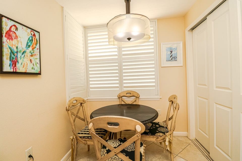 St. Augustine Beach Rentals Breakfast Nook