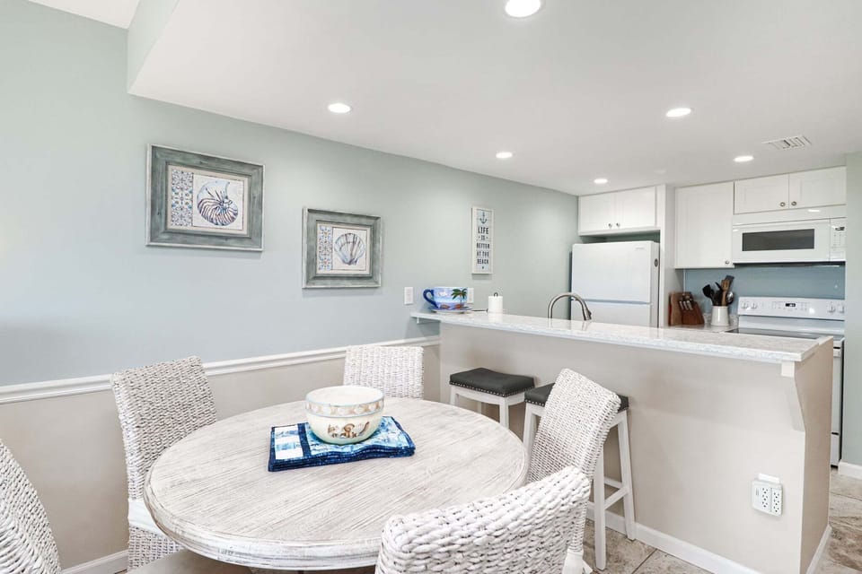 St. Augustine Beach Rentals Dining Room