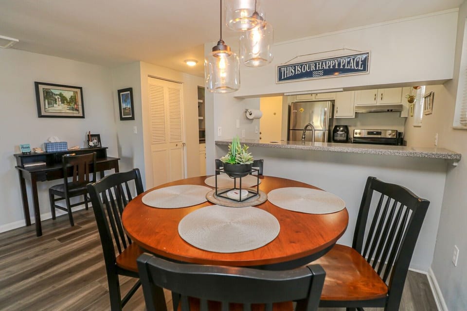 St. Augustine Beach Rentals Dining Room