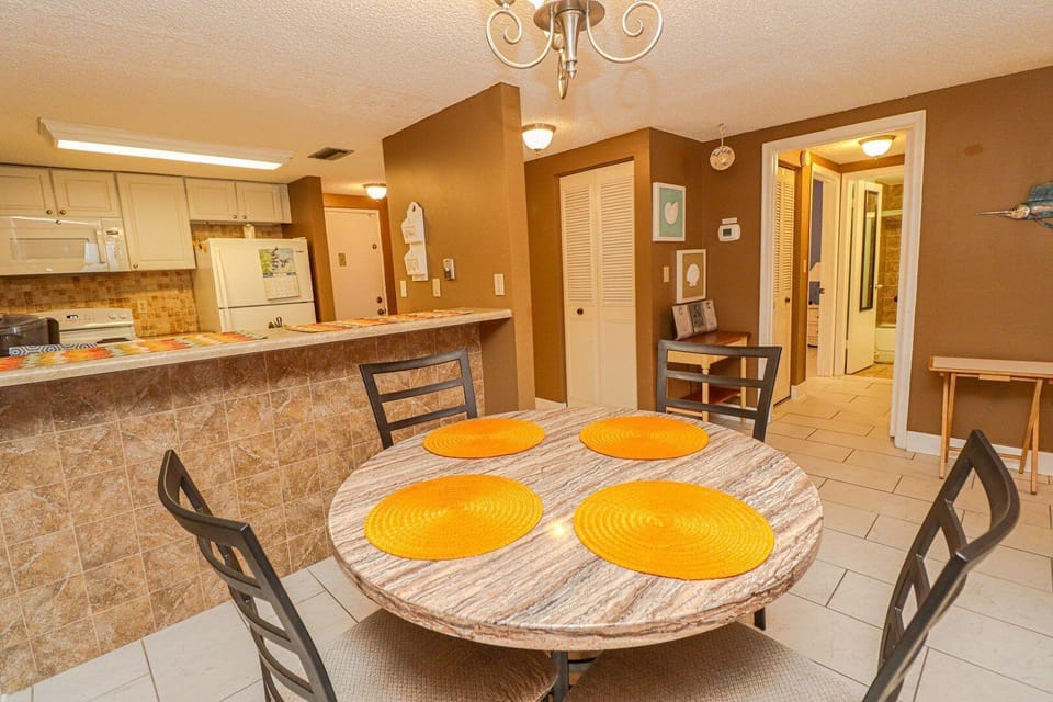 St. Augustine Beach Rentals Dining Room