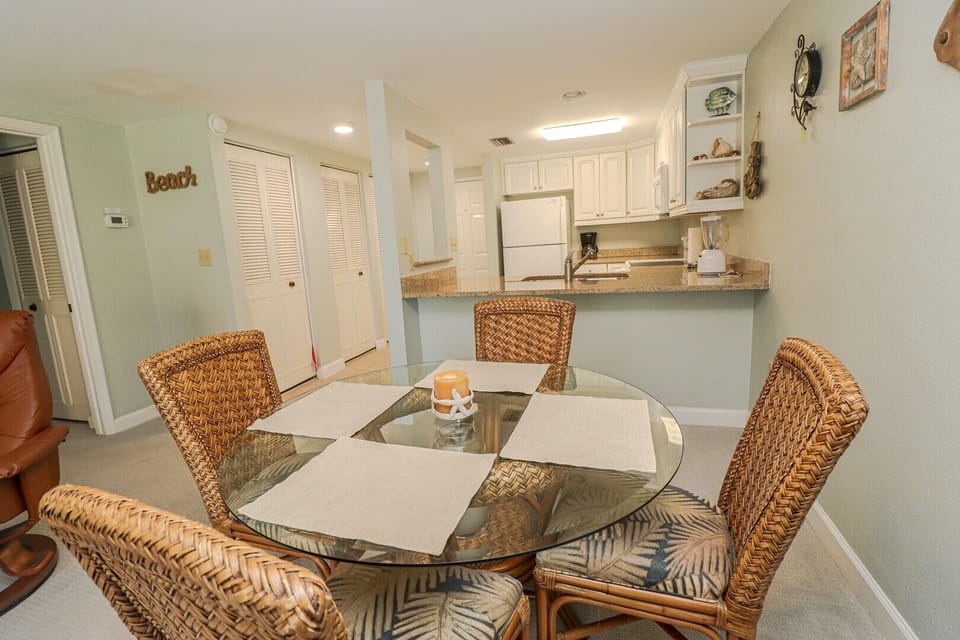 St. Augustine Beach Rentals Dining Room