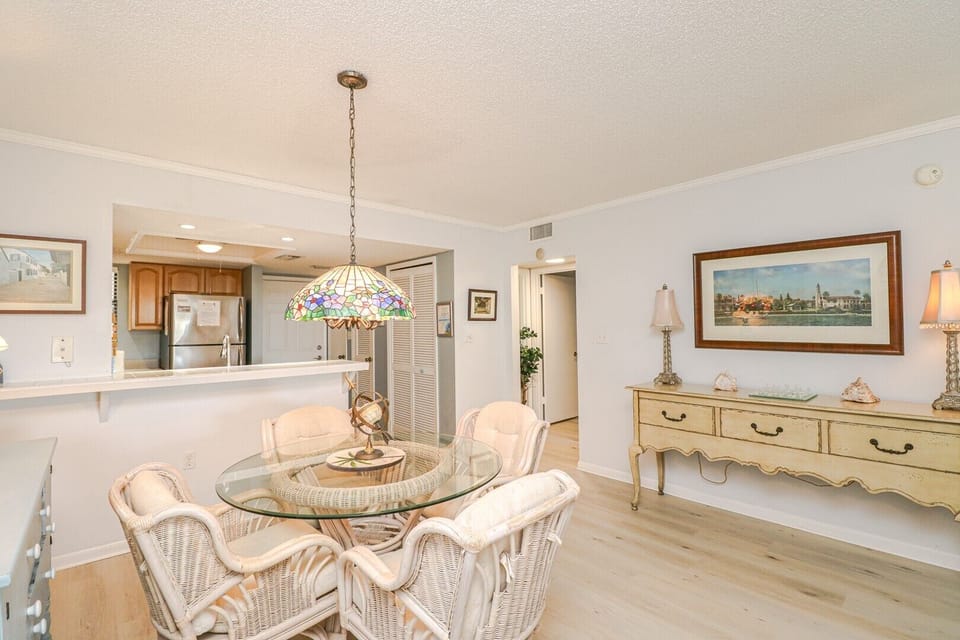St. Augustine Beach Rentals Dining Room