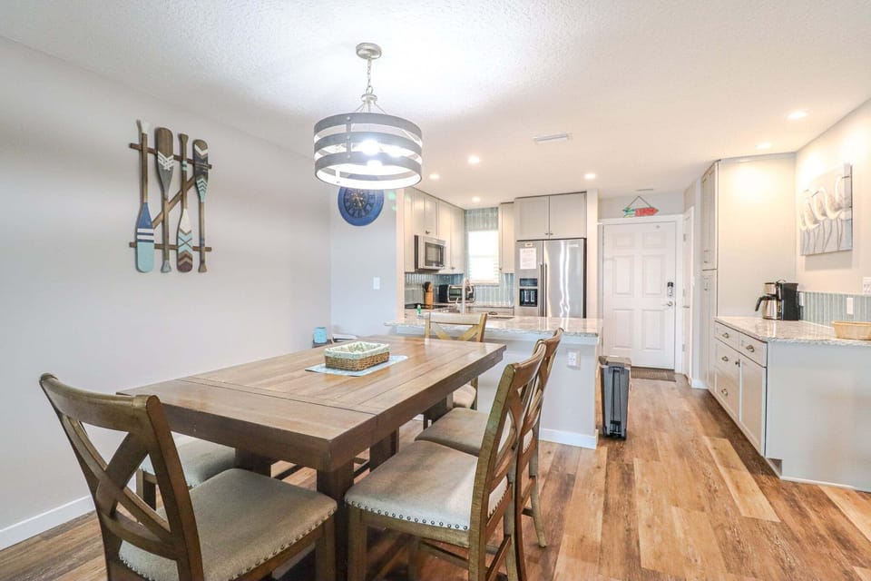 St. Augustine Beach Rentals   Dining Room