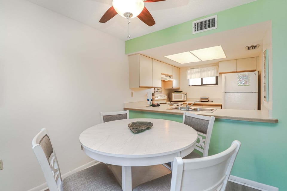 St. Augustine Beach Rentals Dining Room