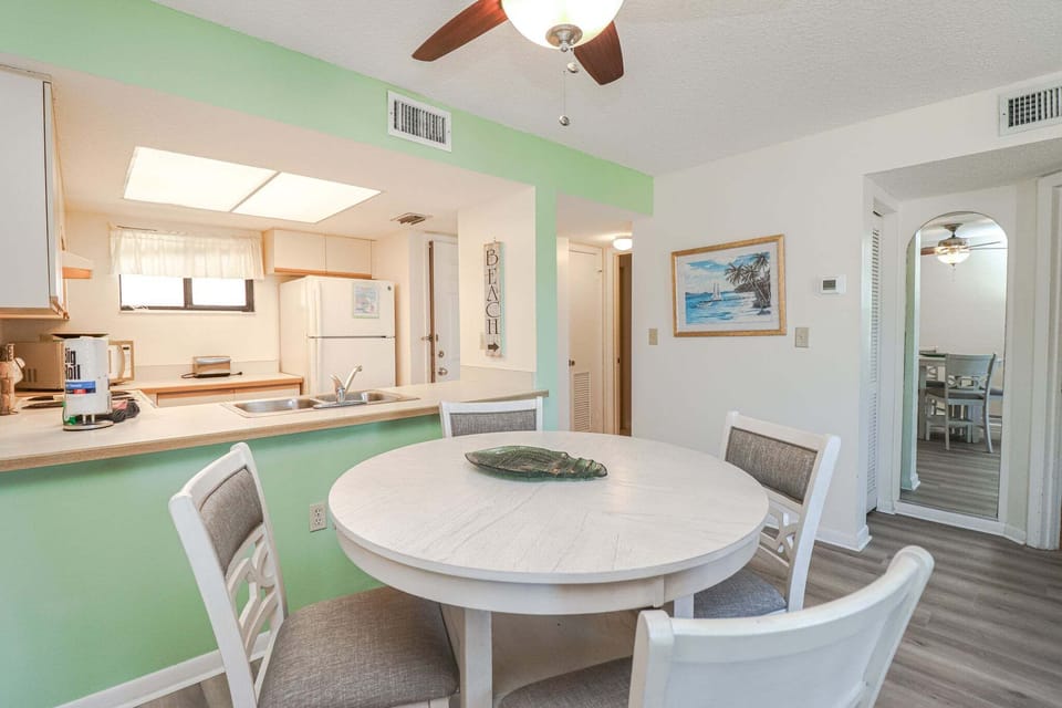 St. Augustine Beach Rentals Dining Room