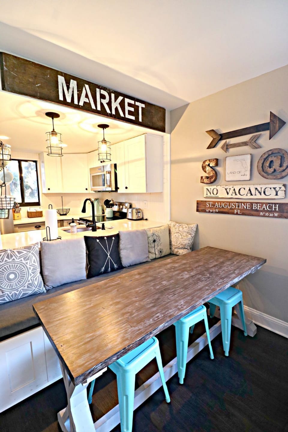 St. Augustine Beach Rentals Dining Area