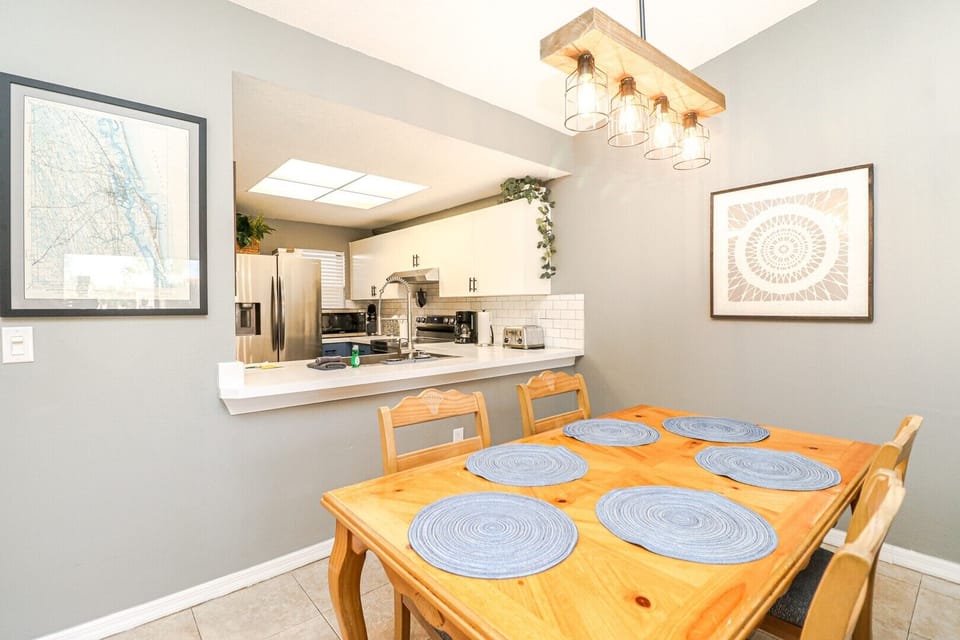St. Augustine Beach Rentals Dining Room