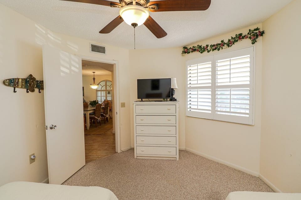 St. Augustine Beach Rentals Guest Bedroom