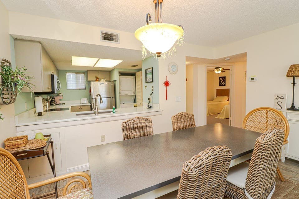St. Augustine Beach Rentals Dining Room