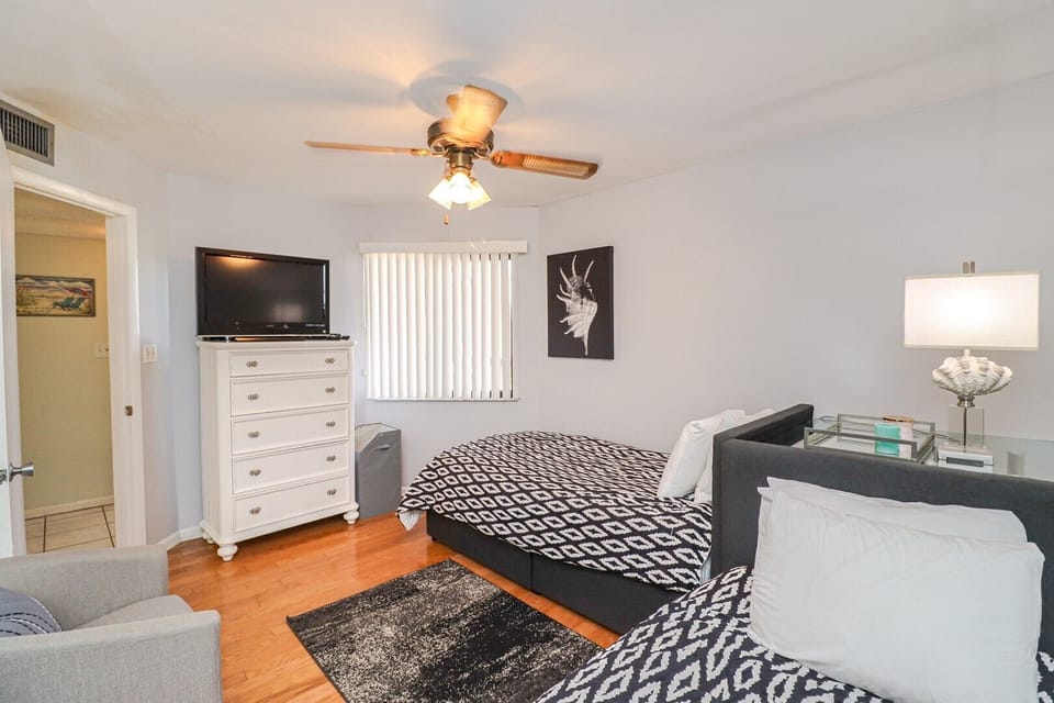St. Augustine Beach Rentals Guest Bedroom