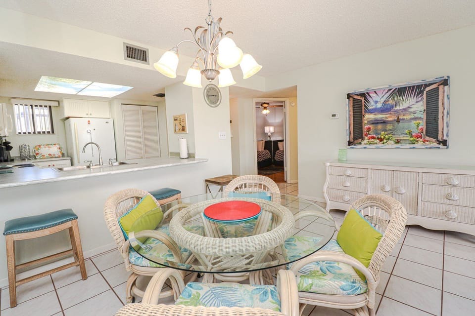 St. Augustine Beach Rentals Dining Room