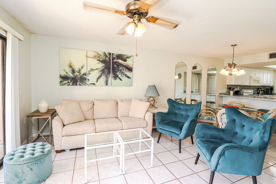 St. Augustine Beach Rentals Living Room