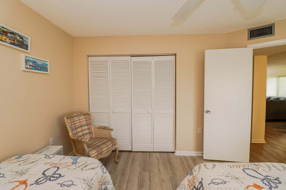 St. Augustine Beach Rentals Guest Bedroom