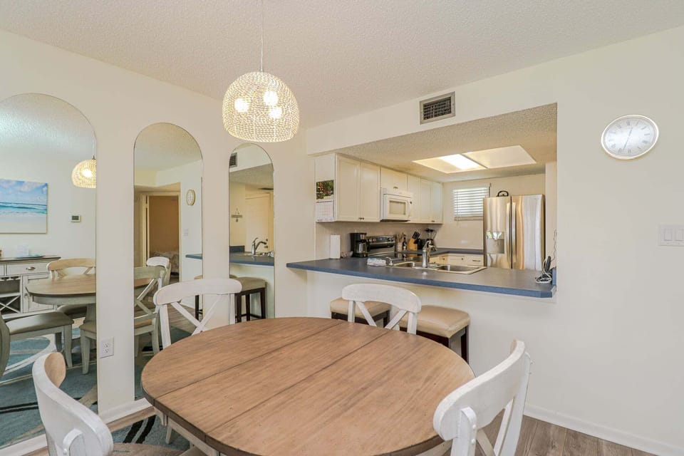 St. Augustine Beach Rentals Dining Room