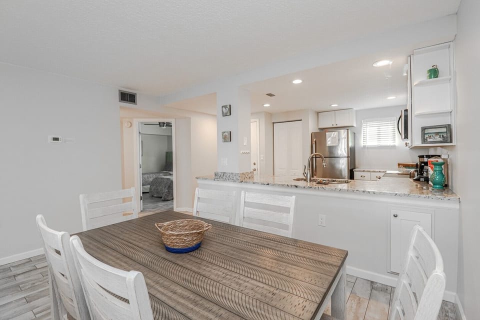 St. Augustine Beach Rentals Dining Room