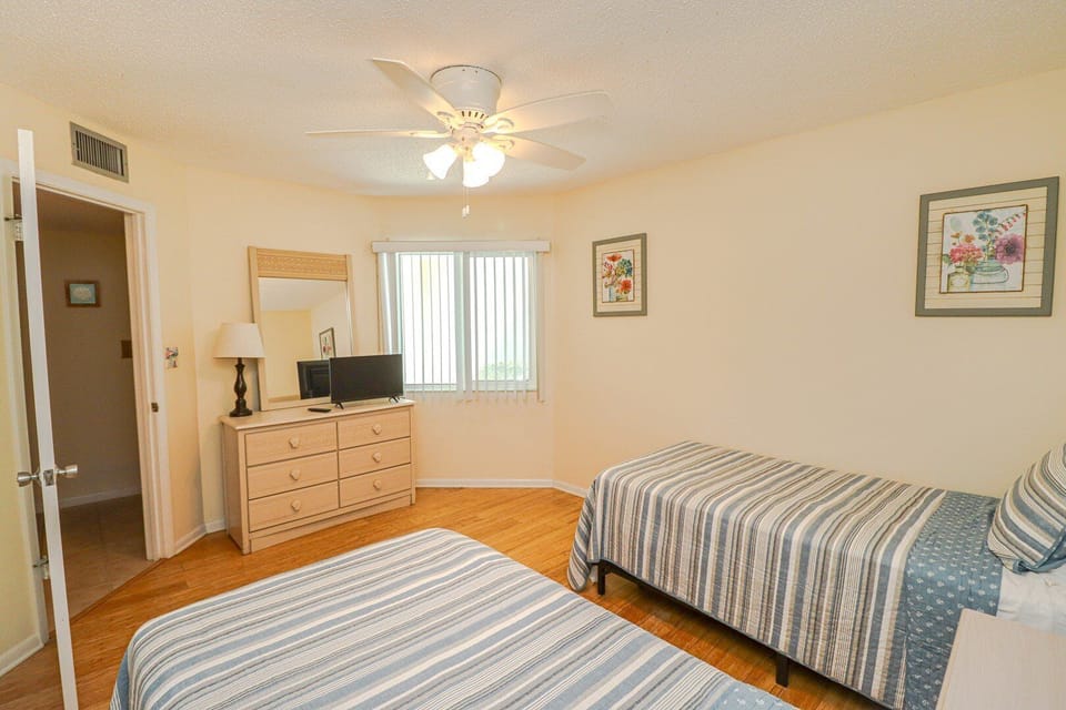 St. Augustine Beach Rentals Guest Bedroom