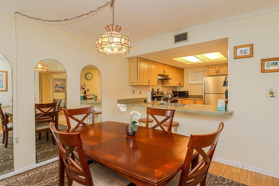 St. Augustine Beach Rentals Dining Room