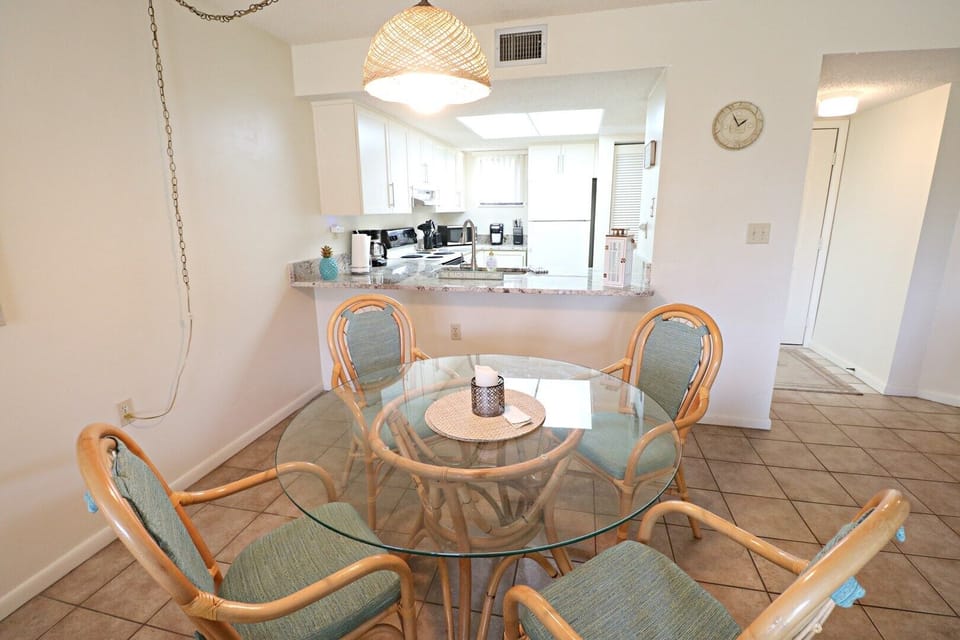 Beach Vacation Rentals in St Augustine Dining Room
