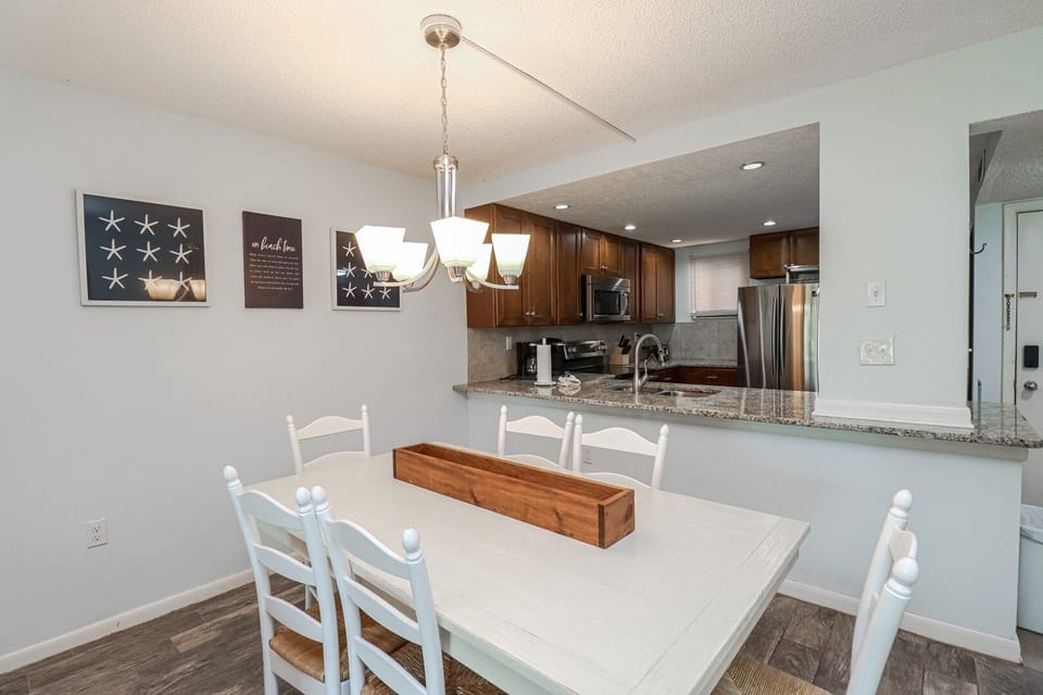 St. Augustine Beach Rentals Dining Room