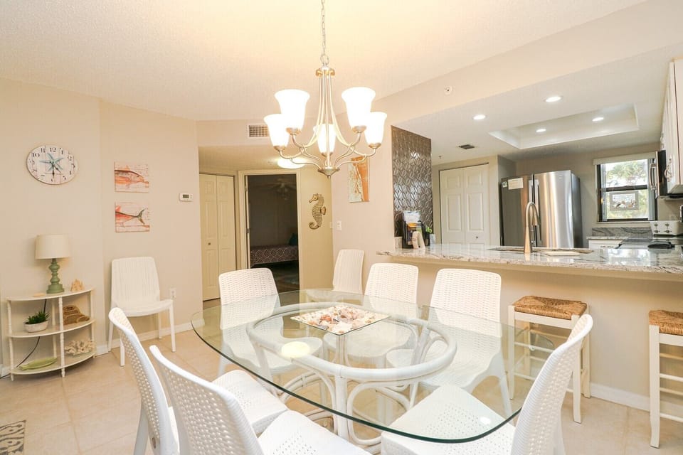 St. Augustine Beach Rentals Dining Room