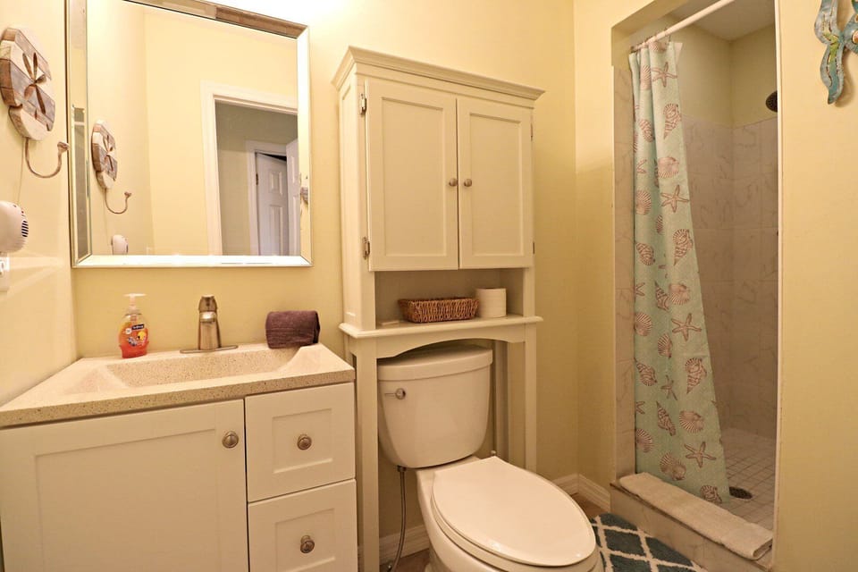 St. Augustine Beach Rentals Master Bathroom