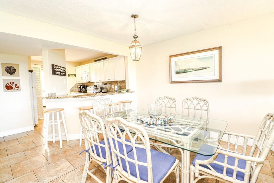 St. Augustine Beach Rentals Dining Room