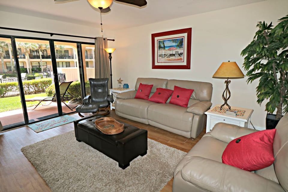 St. Augustine Beach Rentals Living Room