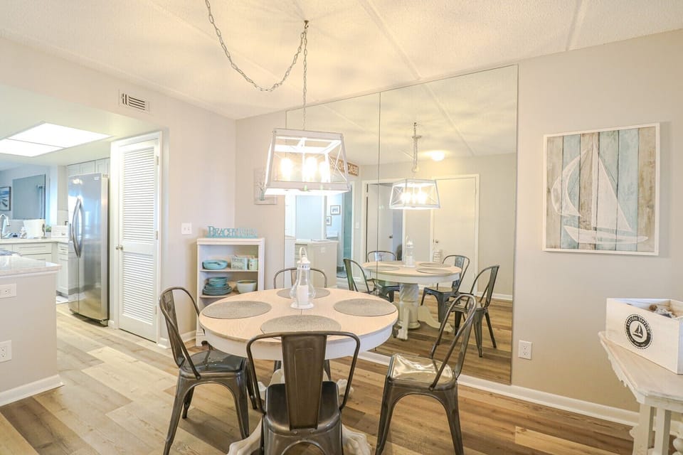 St. Augustine Beach Rentals Dining Room