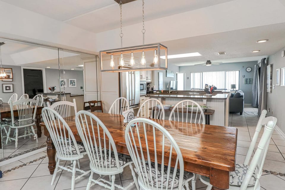 St. Augustine Beach Rentals Dining Room