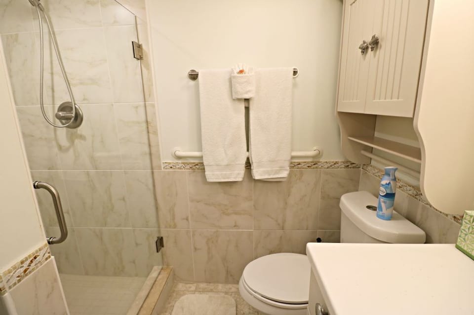 St. Augustine Beach Rentals Guest Bathroom