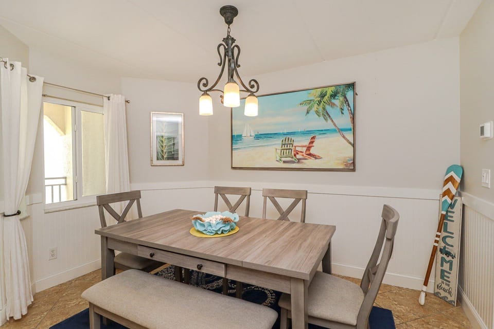 St. Augustine Beach Rentals Dining Room