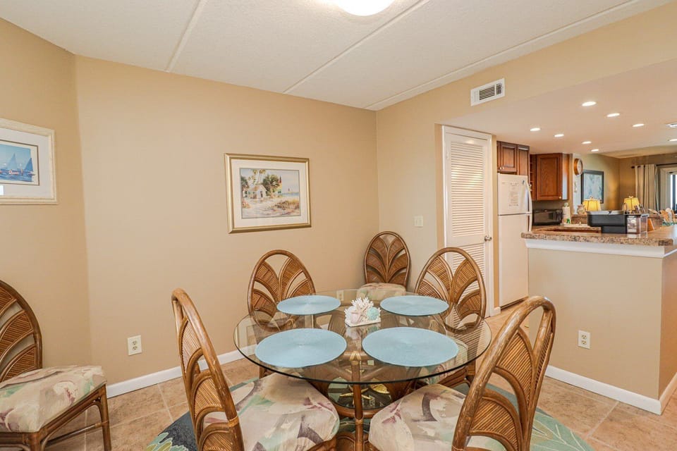 St. Augustine Beach Rentals Dining Room