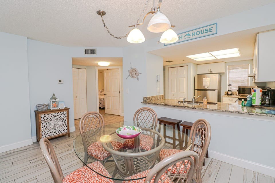 St. Augustine Beach Rentals Dining Room