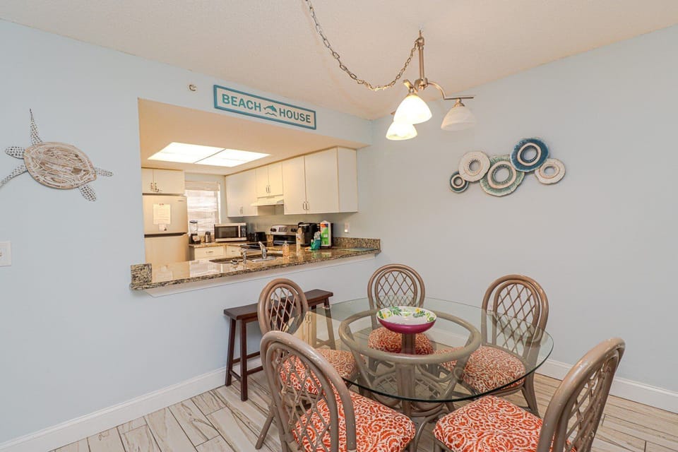 St. Augustine Beach Rentals Dining Room