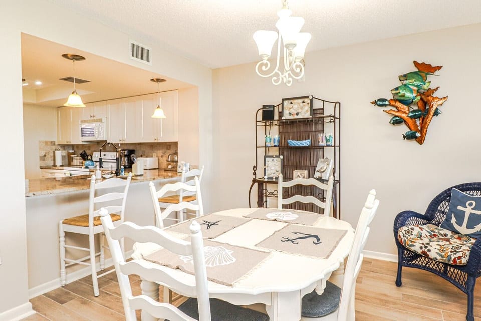 St. Augustine Beach Rentals Dining Room